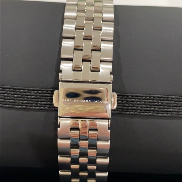 Silver Marc Jacobs watch - Picture 2 of 4